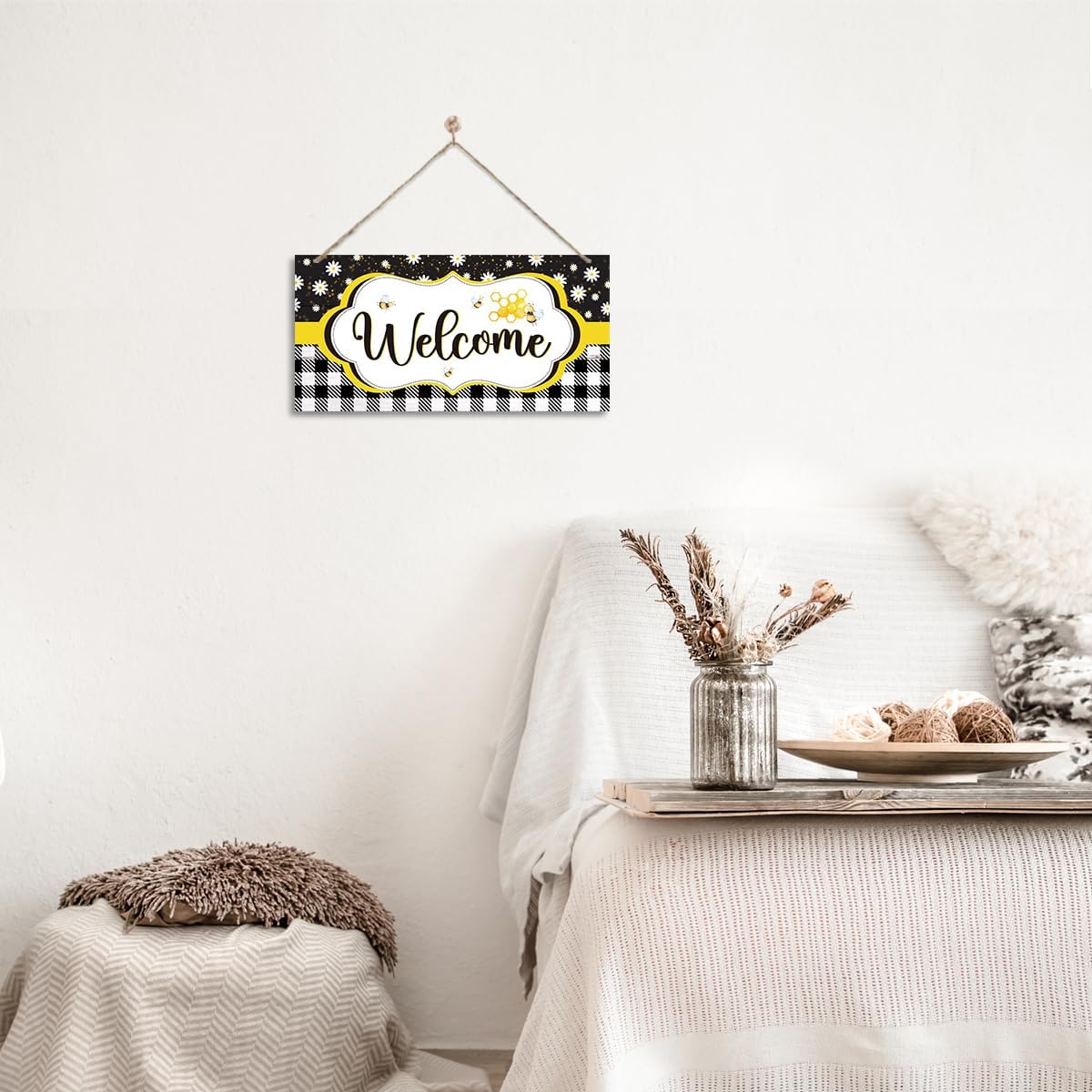 Daisy and Bee Welcome Sign, Rustic Daisy Summer Welcome Sign for Front Door, Farmhouse Home Porch Garden Yard Decor, Rustic Contemporary Farmhouse Wall Decor BST202