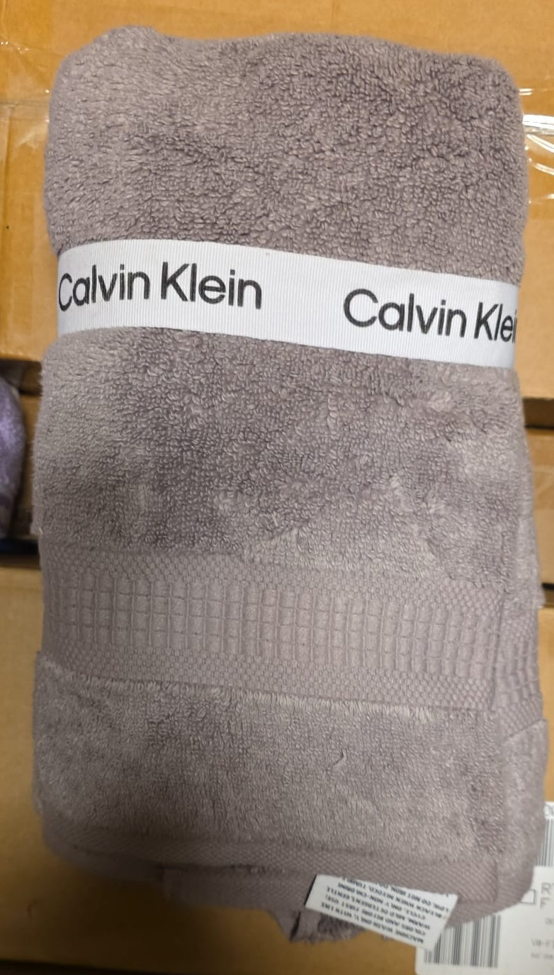 CALVIN KLEIN GRAY PLUSH BATH TOWEL 52
