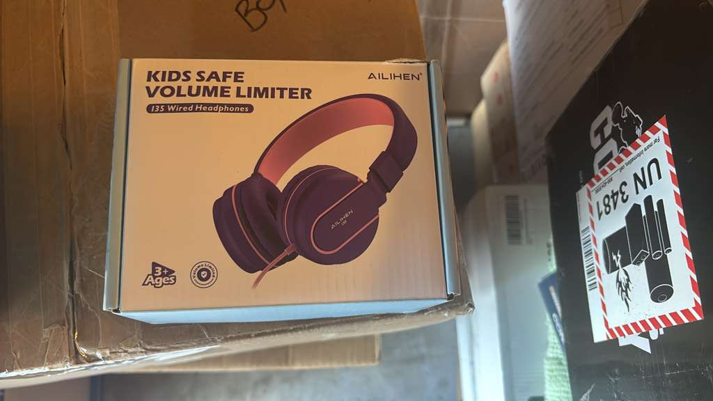 AILIHEN Kids Headphones, I35 On-Ear Headphones 36