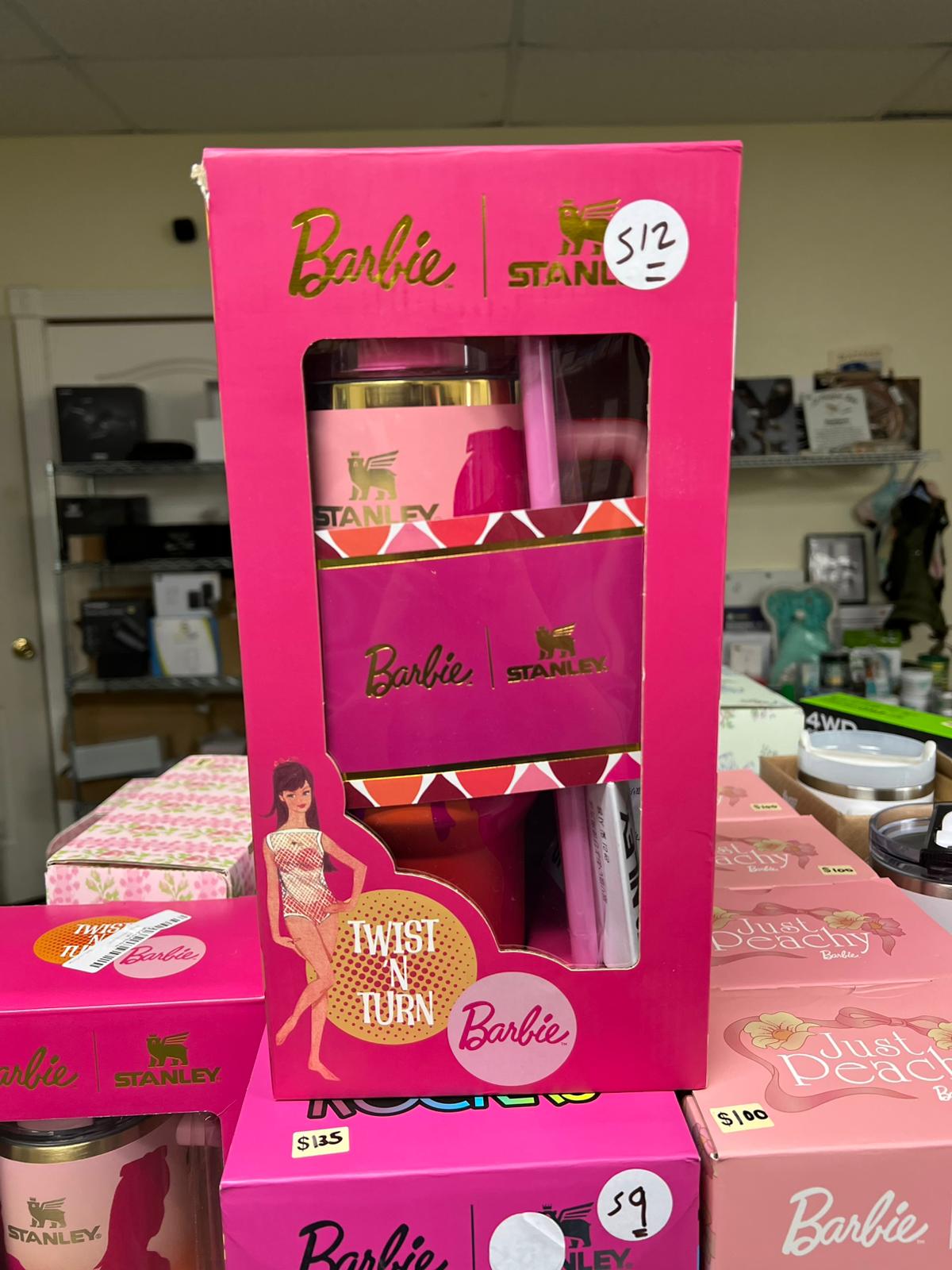 STANLEY X Barbie™ ’60s Twist ’N Turn Quencher 40 Oz