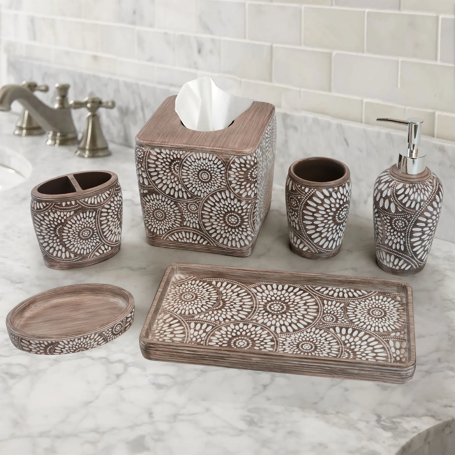 Elegant Bathroom Accessories  3