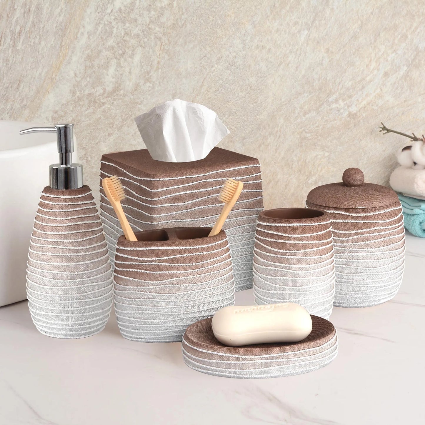 Elegant Bathroom Accessories  3