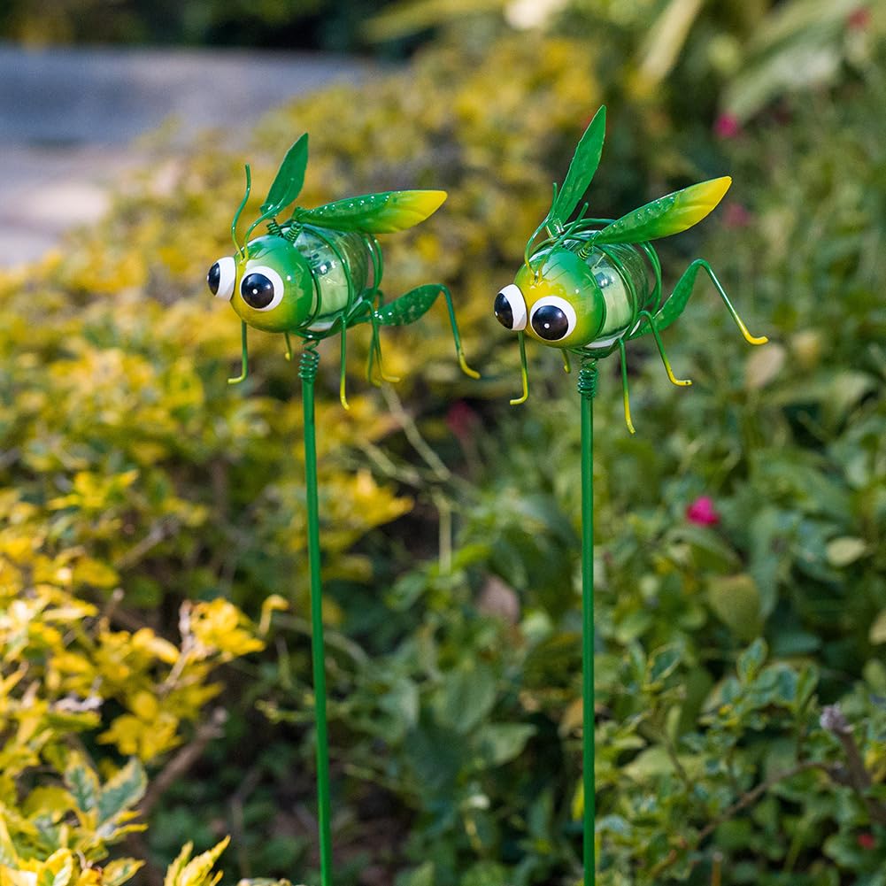 Viveta Garden Solar Lights Decorative, 2 Pack Metal Peacock Solar Lights Stake for Outdoor Garden Patio Yard Lawn Decorations