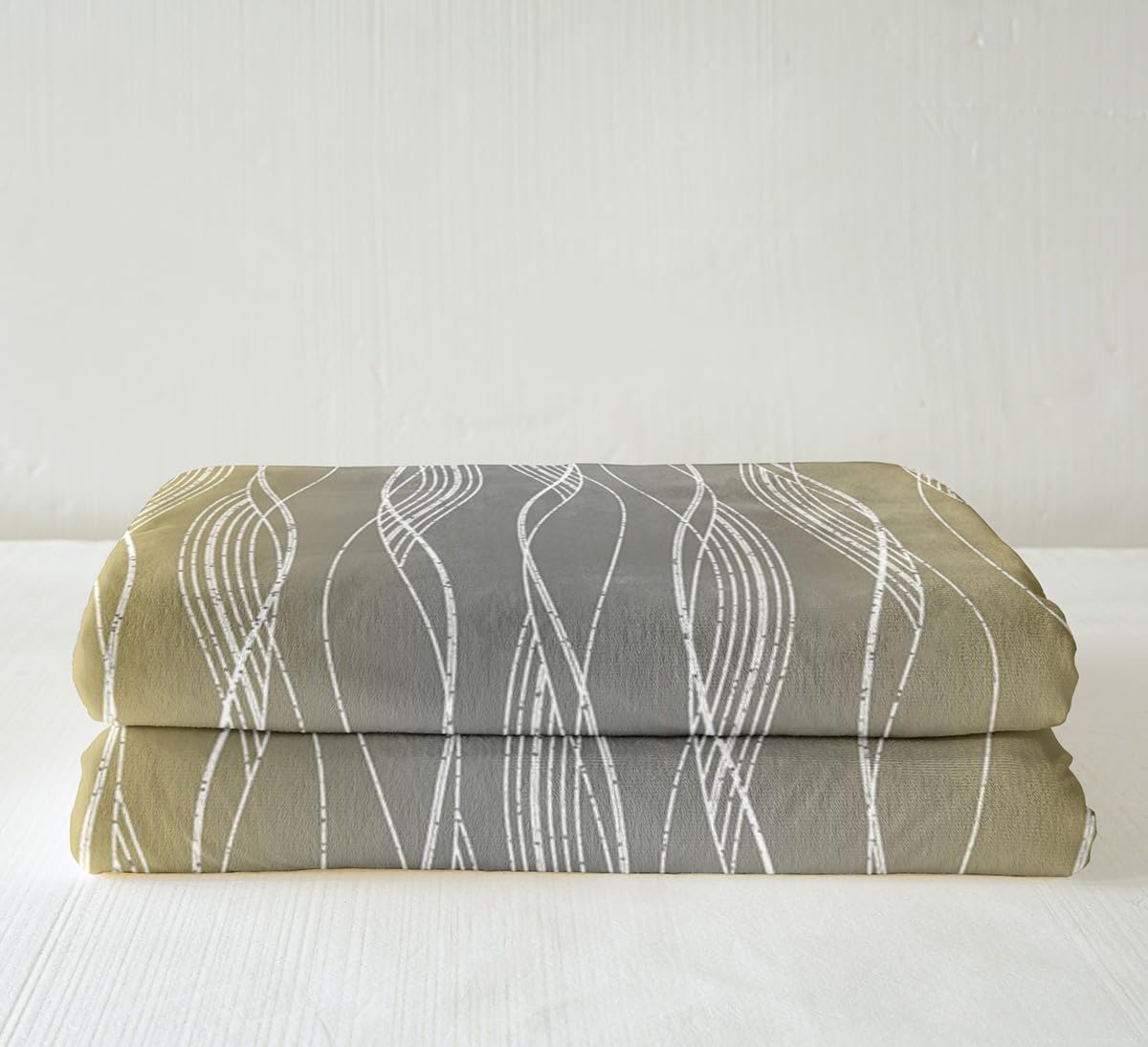 Erosebridal Boys Blue Red Throw Blanket 40"X50" Abstract Ombre Kids Fleece Bed Blanket Geometric Striped Sherpa Blanket Silver White Wavy Line Warm Fuzzy Blanket Soft Lightweight Bedroom Decor BST326H
