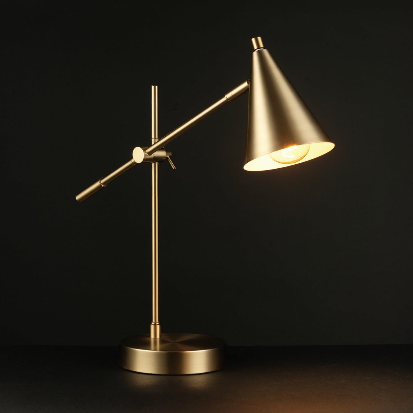 Globe Electric x Novogratz 52887 18" Desk Lamp, Matte Brass Finish, Adjustable Height N25