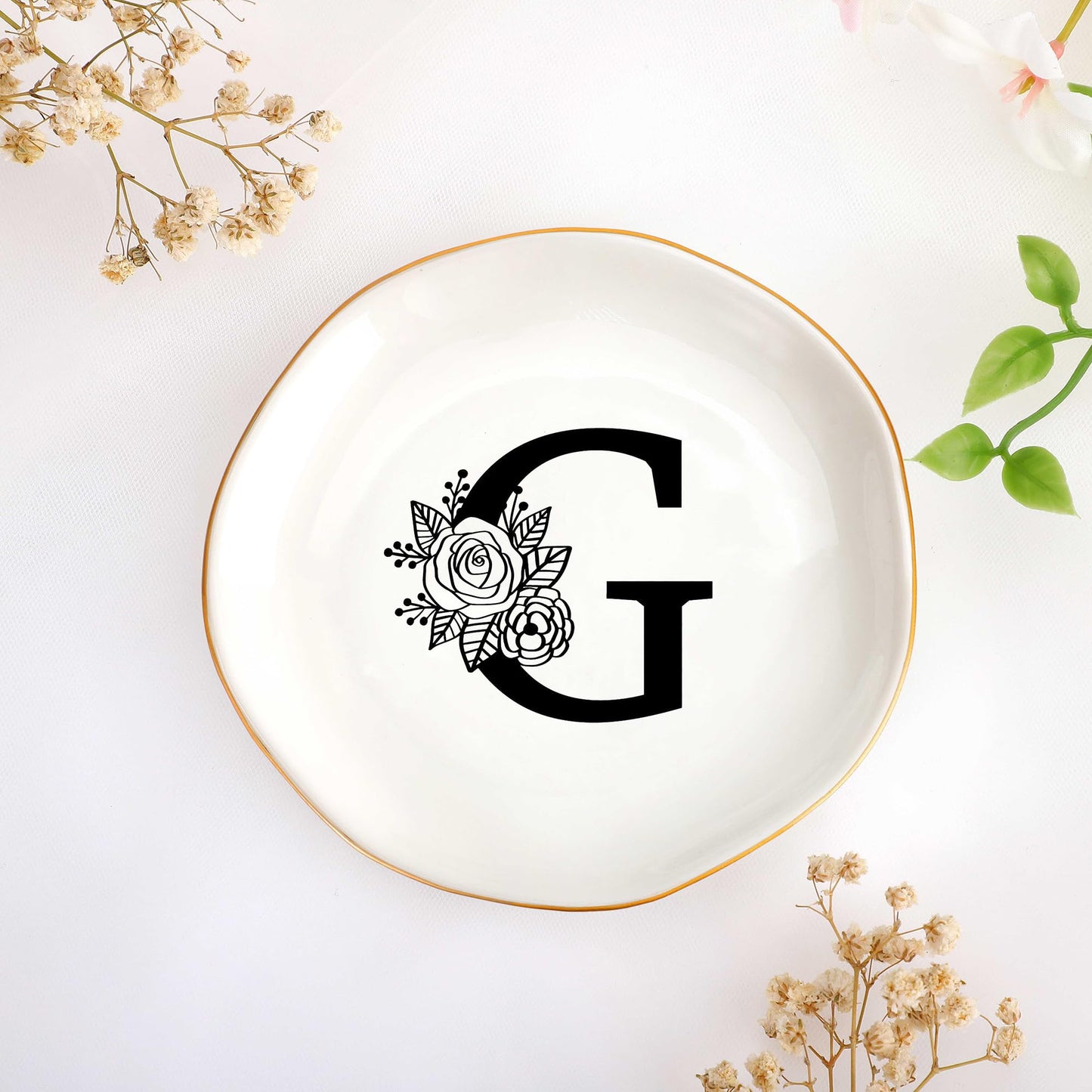 JoycuFF Initial B Ceramic Jewelry Tray, Bridesmaid Bride Gifts, Mothers Day Christmas Anniversary Engagement Birthday Gifts for Women Couples, Trinket Dish for Rings Earrings Necklaces Bracelets Keys BST202