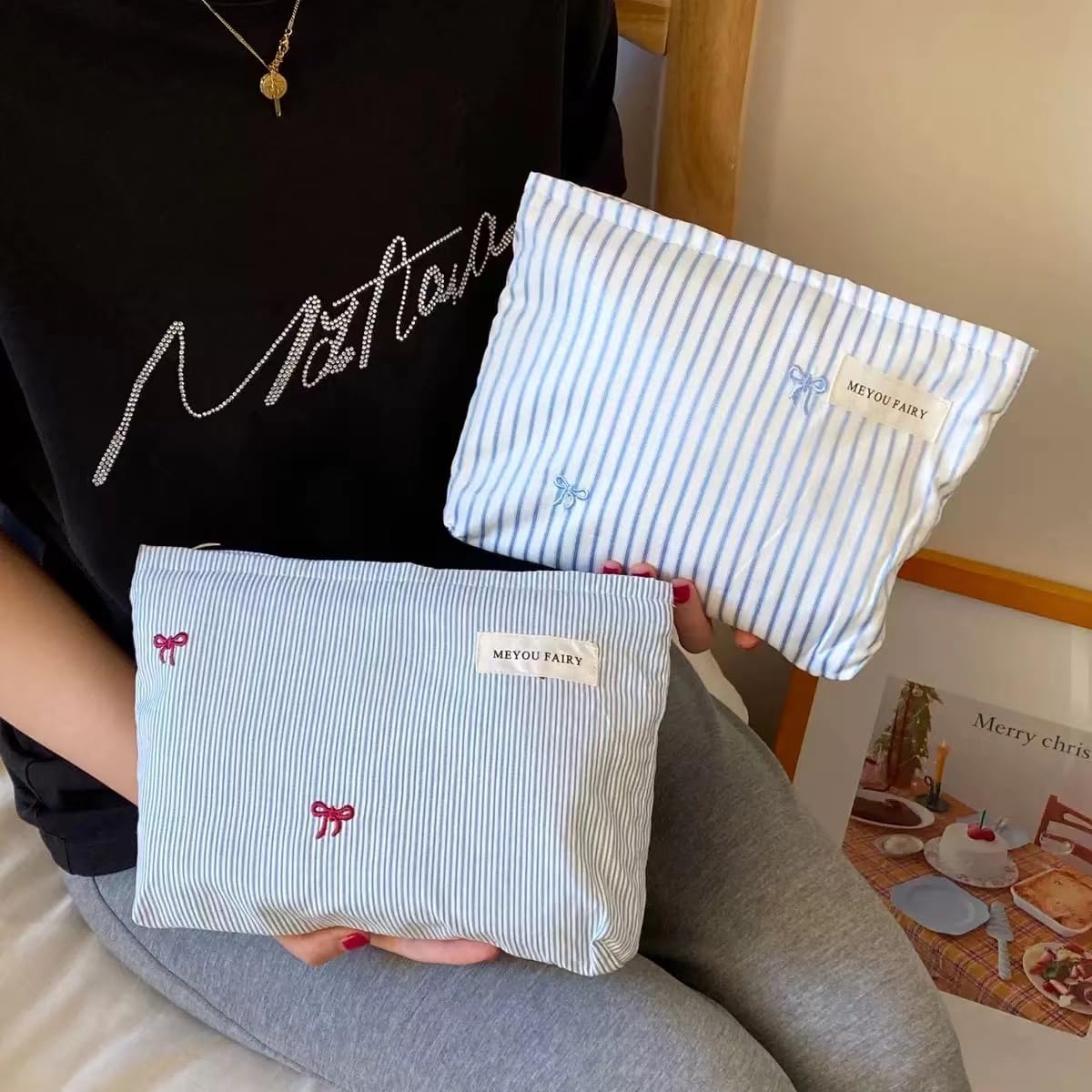 RSRSLEII Striped Makeup Bag for Women, White Cosmetic Bag with Bow, Travel Toiletry Cosmetic Bag with Zipper, Cute Women Aesthetic Organizer Storage Pouch, Girls Handbags Purses (06 White Stripe Bow) BST220