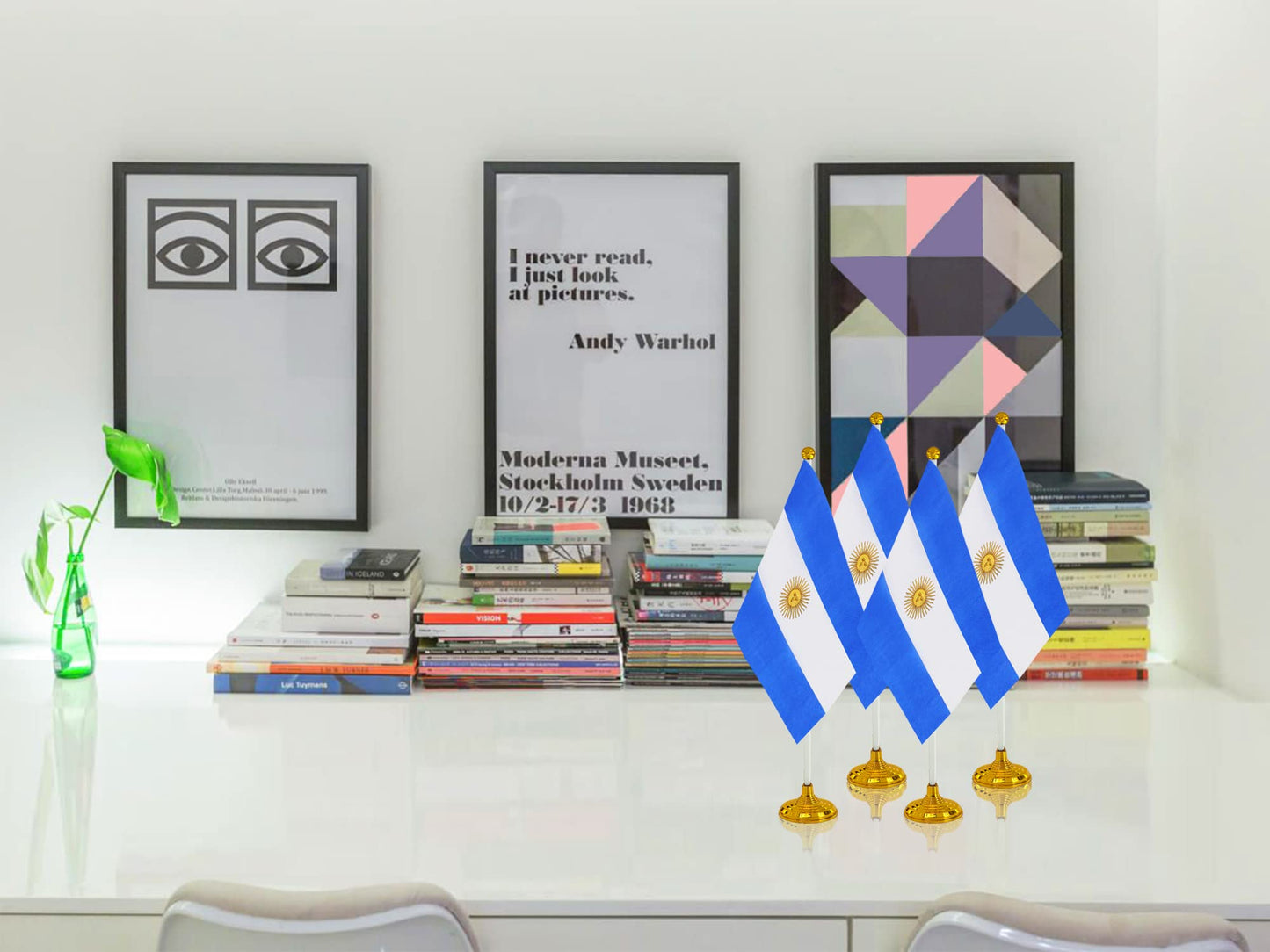 WXTWK 12 Pack Korea Flag Korean Desk Flag Small Mini Korean Table Flags With Stand Base,Home Office Festival Events Celebration Decorations BST202