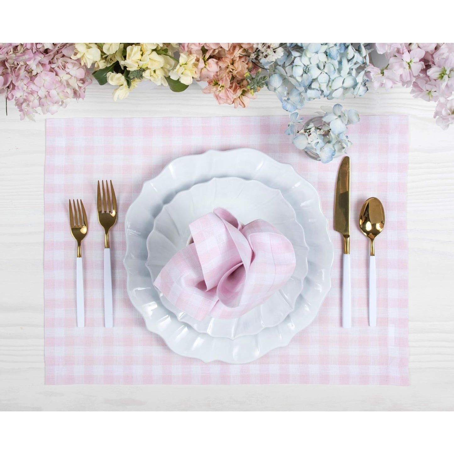 Solino Home 100% Linen Napkins Hydrangea Blue Check, 20 x 20 in, Set of 4 | Gingham Check Cloth Napkins for everyday meals, hosting and gifting; gingham checkered weave; Pure Linen; OEKO-TEX Certified BST326SOLH