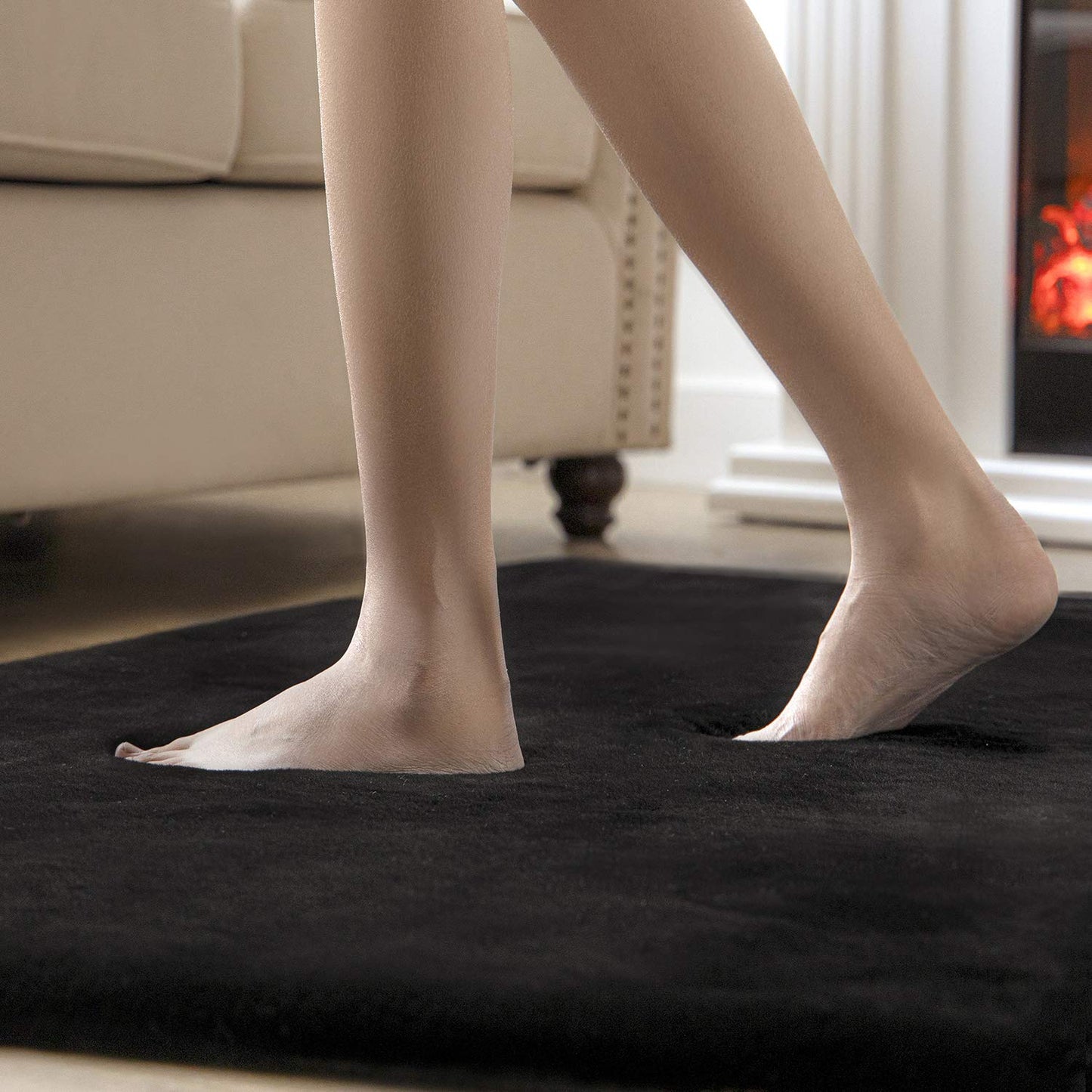 Ashler Faux Fur Rug, Ultra Soft Faux Rabbit Fur, Beige Area Rugs, 3 x 3 Feet Round, Machine Washable Nursery Decor Throw Rugs for Bedroom, Kids Room, Living Room BST326H
