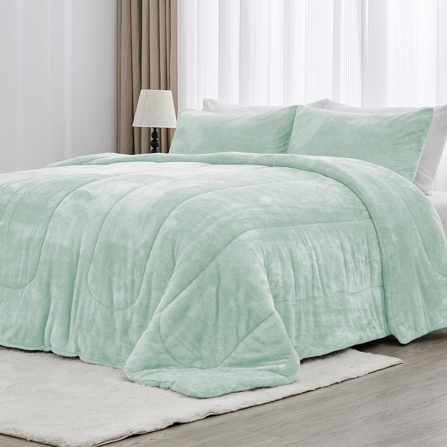 YIYEA Fluffy Queen Size Comforter Set, Luxury Faux Fur Comforter, Ultra Soft Plush Fuzzy Velvet Bedding Comforter Sets for Fall Winter, Cozy Warmth, No Shedding, 3PC, Queen, Light Grey BST326H