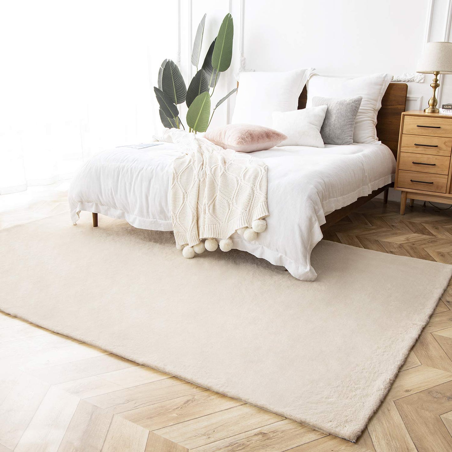 Ashler Faux Fur Rug, Ultra Soft Faux Rabbit Fur, Beige Area Rugs, 3 x 3 Feet Round, Machine Washable Nursery Decor Throw Rugs for Bedroom, Kids Room, Living Room BST326H