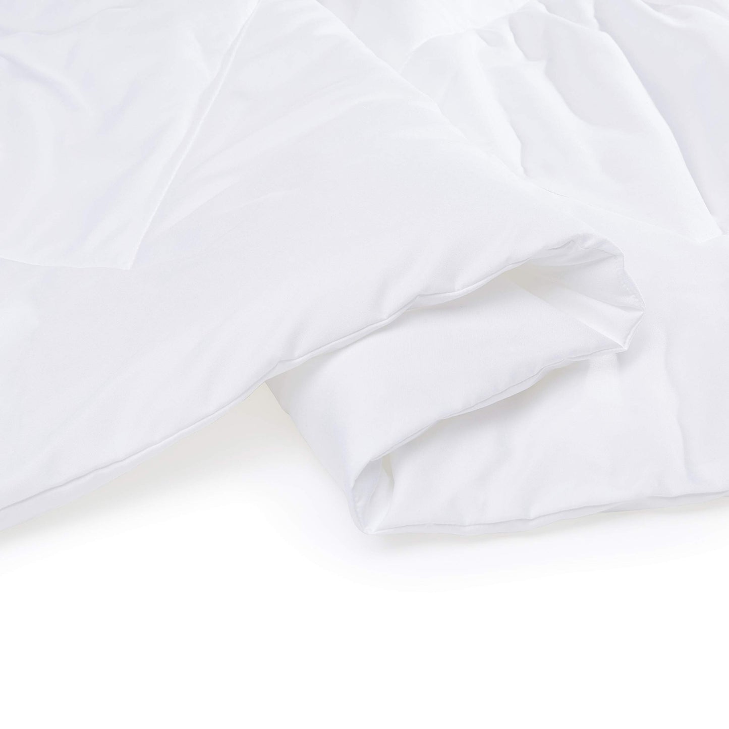 Amazon Basics Comforter Blanket, Reversible, Lightweight Microfiber, Machine Washable, All Season, Full/Queen, Black/Grey