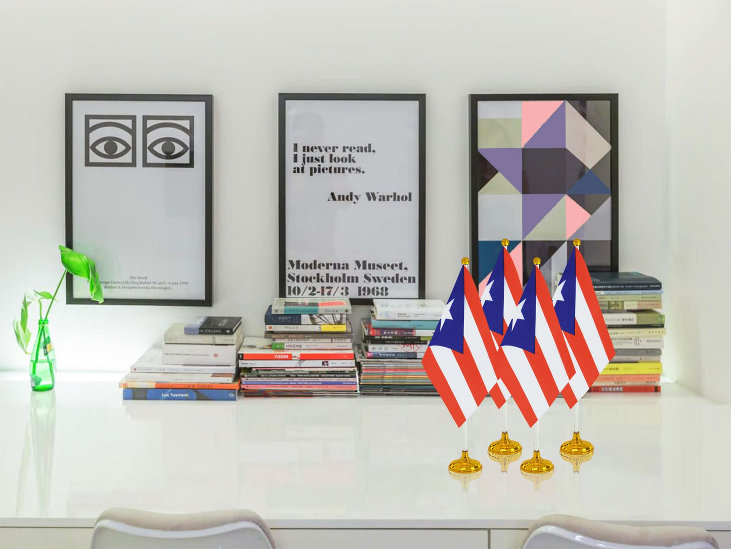 WXTWK 12 Pack Korea Flag Korean Desk Flag Small Mini Korean Table Flags With Stand Base,Home Office Festival Events Celebration Decorations BST202