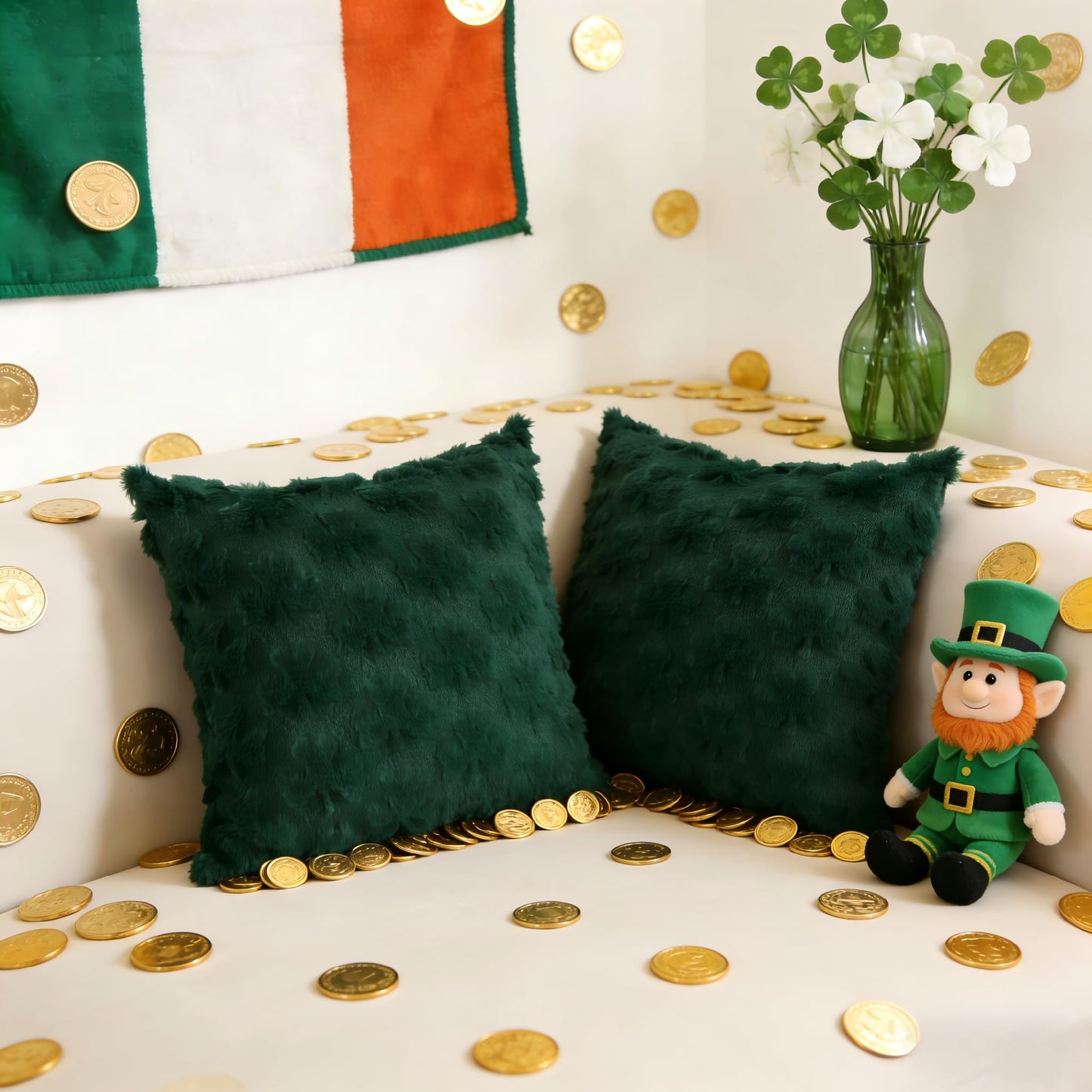 GONOSEED 【3Sizes】 2 Pack 18"*18" St Patricks Day Pillow Covers St Patricks Day Decorations Green Shamrock Soft Plush Faux Fur Jacquard Throw Pillows for Bedroom Sofa Holiday Festivals Home Decor