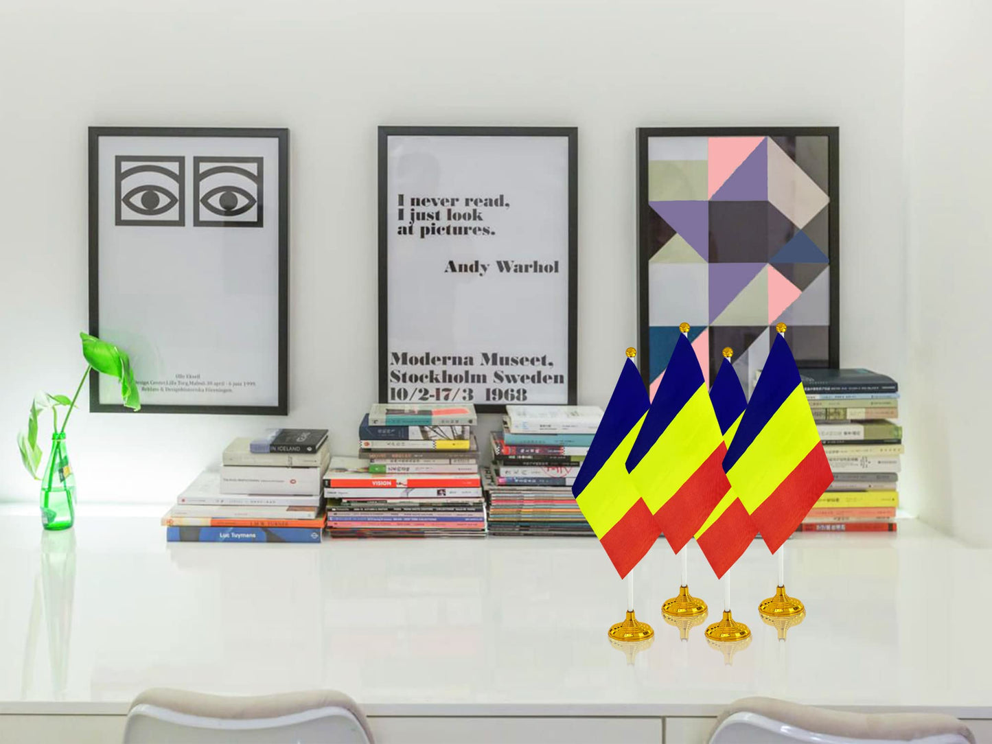 WXTWK 12 Pack Korea Flag Korean Desk Flag Small Mini Korean Table Flags With Stand Base,Home Office Festival Events Celebration Decorations BST202