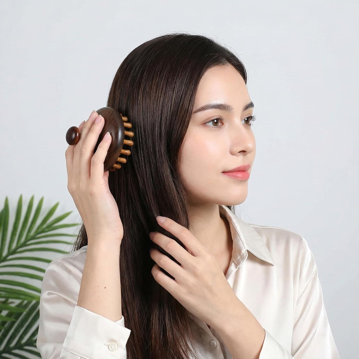 SynHHergyx Wooden Scalp Massager Comb, 2 Pcs Sandalwood Scalp Massager Hair Growth Portable Manual Head Massage Tool Handheld Gua Sha Tool for Woman Men Wet Dry Hair Relaxation Body Head Scalps Care WN420