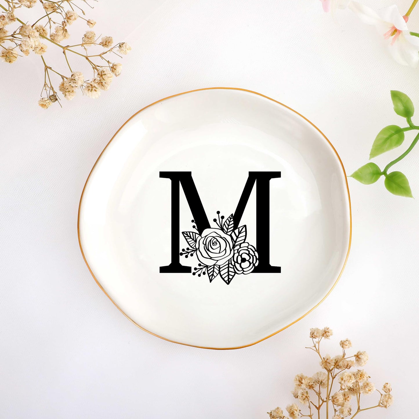 JoycuFF Initial B Ceramic Jewelry Tray, Bridesmaid Bride Gifts, Mothers Day Christmas Anniversary Engagement Birthday Gifts for Women Couples, Trinket Dish for Rings Earrings Necklaces Bracelets Keys BST202