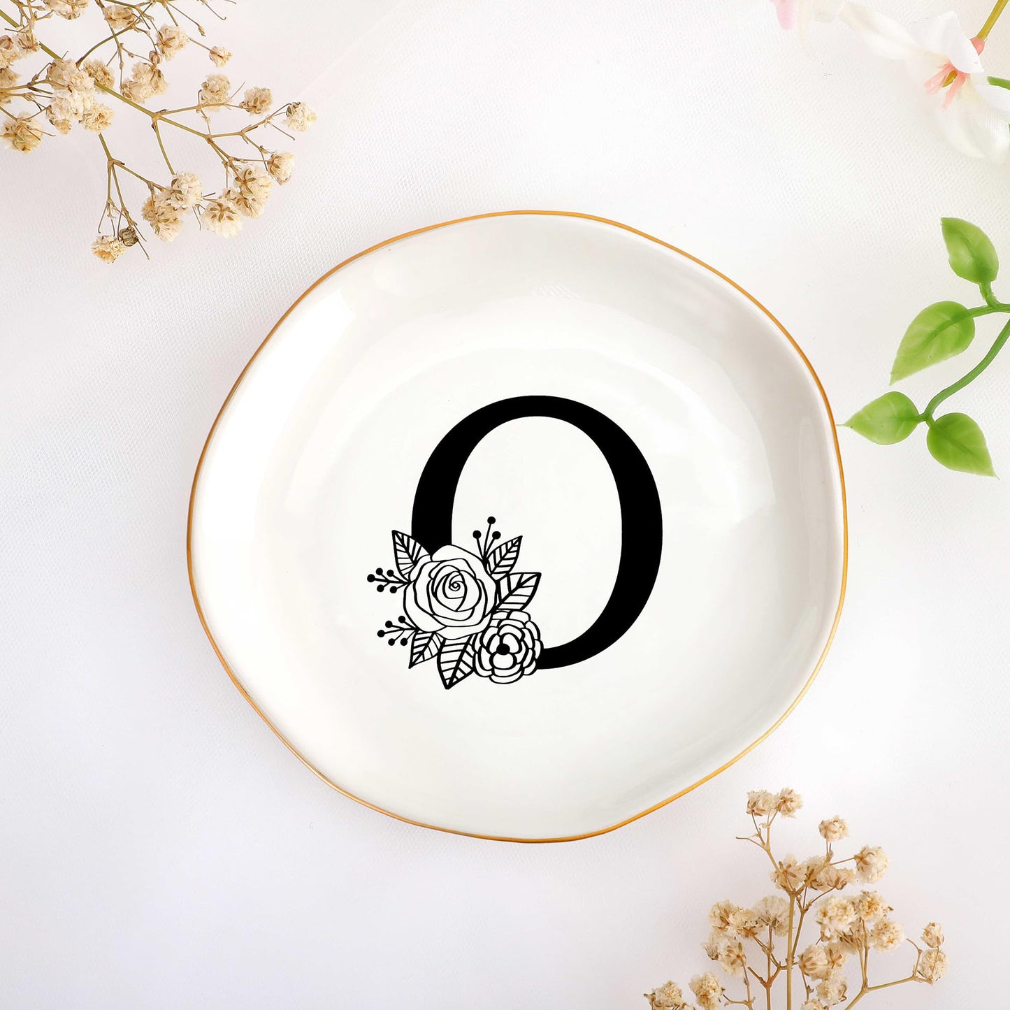 JoycuFF Initial B Ceramic Jewelry Tray, Bridesmaid Bride Gifts, Mothers Day Christmas Anniversary Engagement Birthday Gifts for Women Couples, Trinket Dish for Rings Earrings Necklaces Bracelets Keys BST202