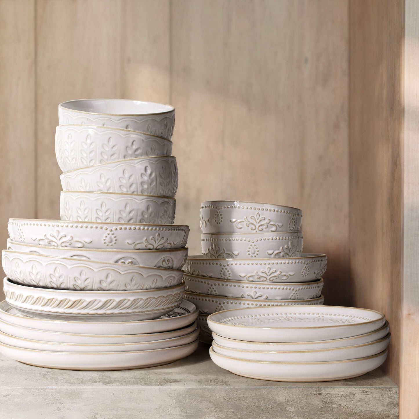 Artena Pasta Bowls, 50oz Large Salad Serving Bowls, 9.75'' Plates Bowls Set of 4, Big White Ceramic Soup Bowls for Kitchen, Embossment Shallow Dinner Bowl, Microwave Dishwasher Safe, Willow Leaf BST326H