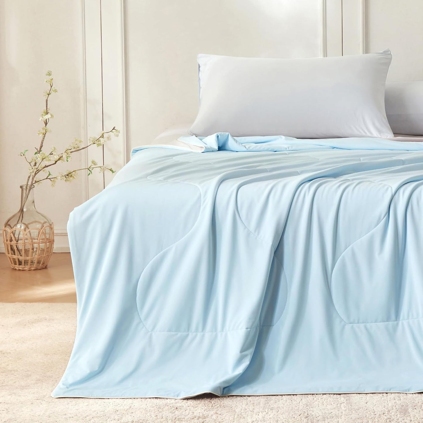 Cooling Comforter, Cold Blankets for Hot Sleepers and Night Sweats, Washable Lightweight Comforter，Smooth, Breathable, Soft and Comfortable (Gray Blue, Queen) BST202