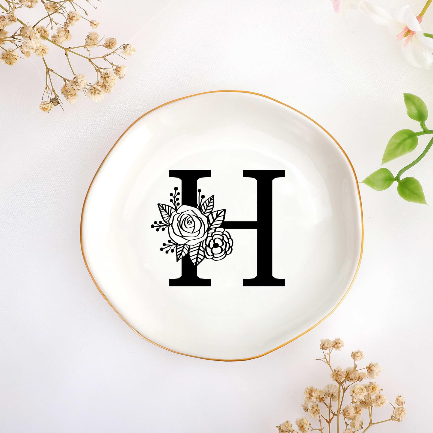 JoycuFF Initial B Ceramic Jewelry Tray, Bridesmaid Bride Gifts, Mothers Day Christmas Anniversary Engagement Birthday Gifts for Women Couples, Trinket Dish for Rings Earrings Necklaces Bracelets Keys BST202