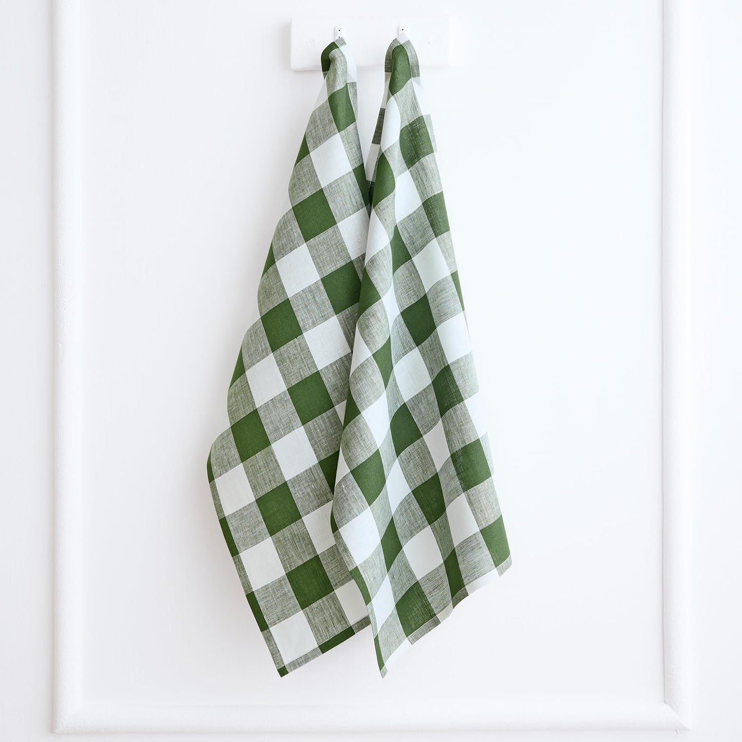 Solino Home 100% Linen Tea Towels Blue Bell Check, 16.5 x 26.5 in, Set of 2 | Buffalo Check Tea Towels absorbent and quick drying; buffalo checkered weave, mitered corners; Pure Linen; OEKO-TEX Certified BST326SOLH