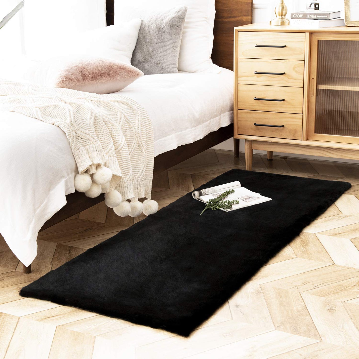 Ashler Faux Fur Rug, Ultra Soft Faux Rabbit Fur, Beige Area Rugs, 3 x 3 Feet Round, Machine Washable Nursery Decor Throw Rugs for Bedroom, Kids Room, Living Room BST326H