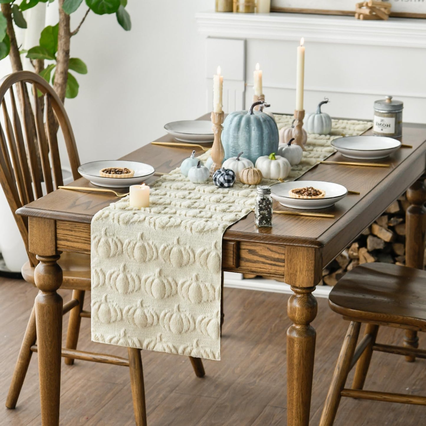 Halloween Pumpkin Table Runner Quilted Plush 3D Table Runners Fall Autumn Ivory Halloween Runners for Tables Kitchen Dining Decorations Party Supplies 13x37 Inch WN420