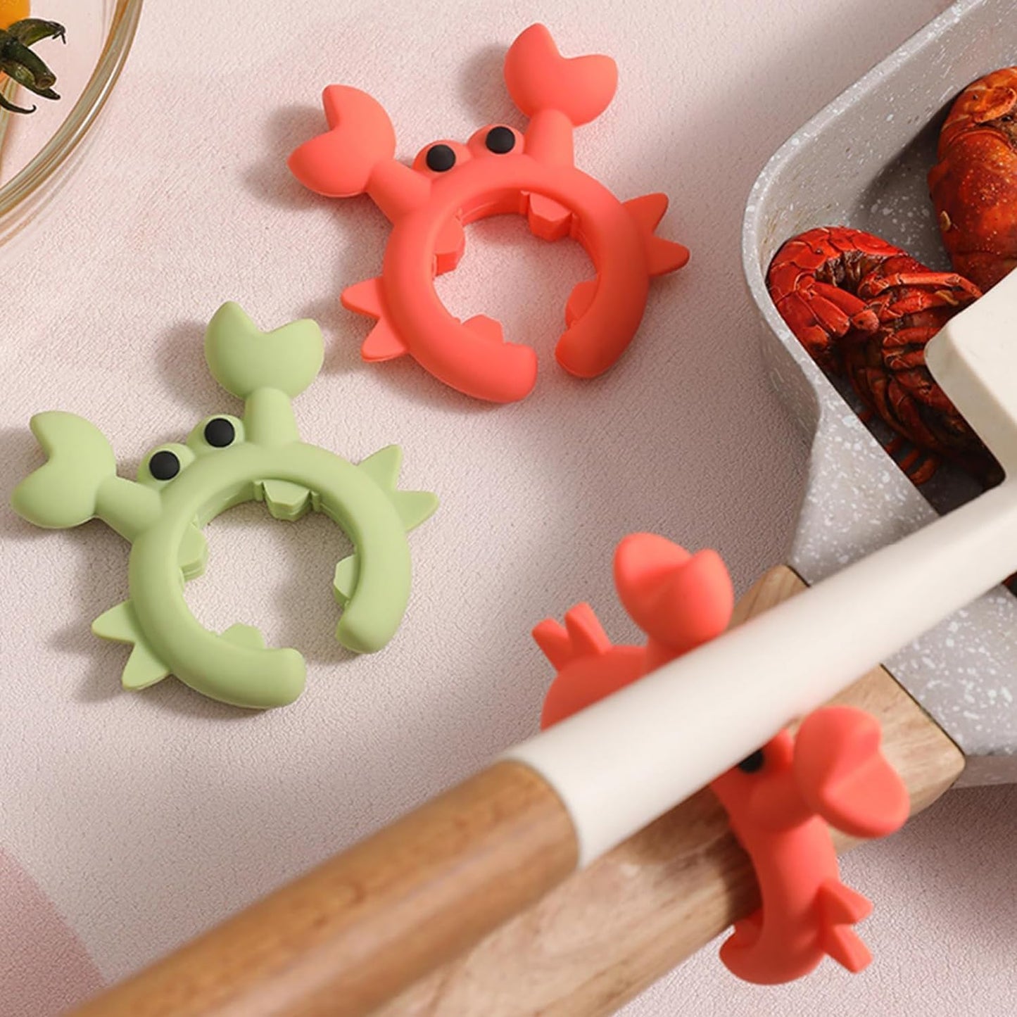 4 Pcs Crab Spatula Holder, Crab Spoon Holder for Pot, Crab Utensil Rest, Creative Crab Shaped Spatula Rack, Silicone Multifunctional Cute Crab Spatula Holder Anti-overflow Clip (Mixed Colors) BST220