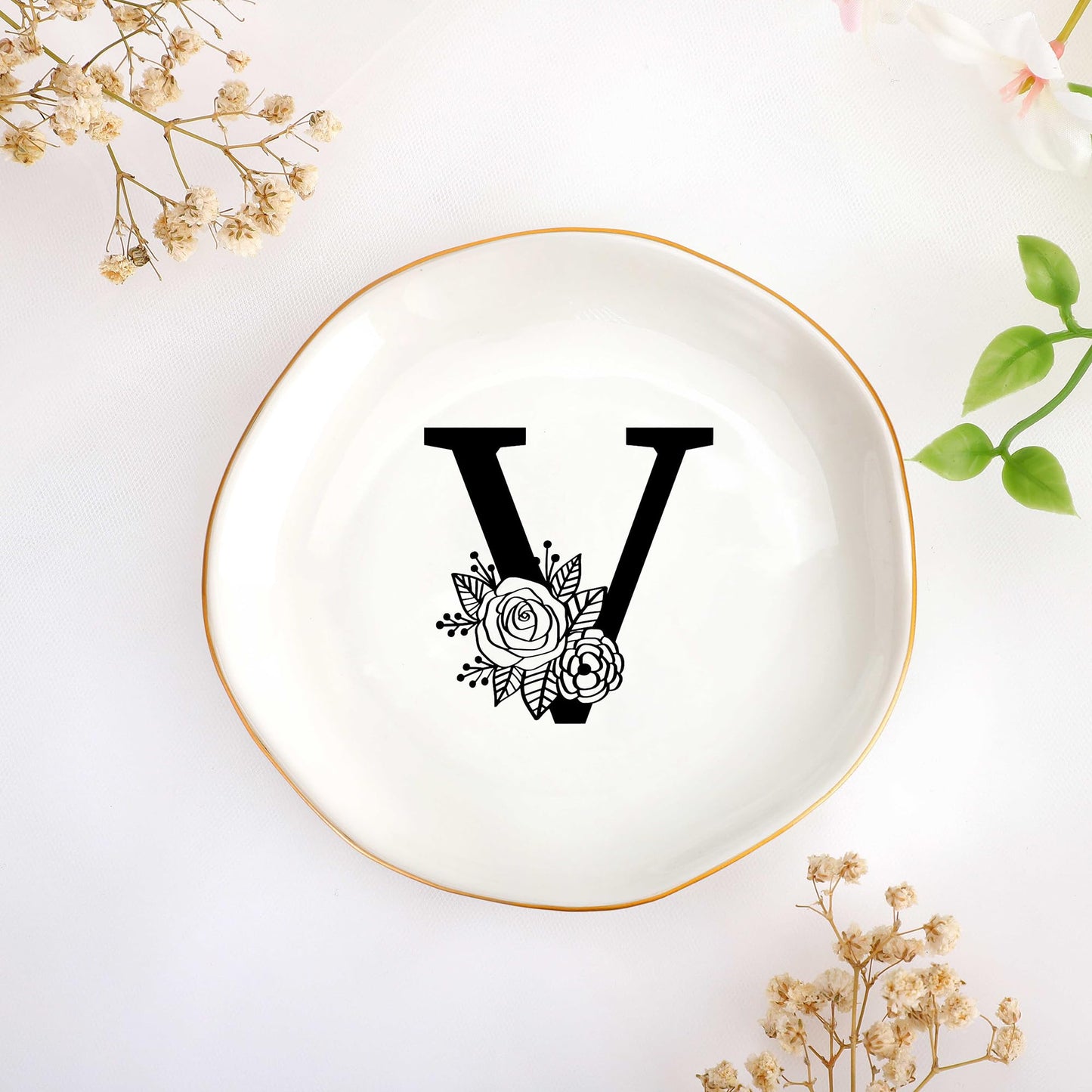 JoycuFF Initial B Ceramic Jewelry Tray, Bridesmaid Bride Gifts, Mothers Day Christmas Anniversary Engagement Birthday Gifts for Women Couples, Trinket Dish for Rings Earrings Necklaces Bracelets Keys BST202