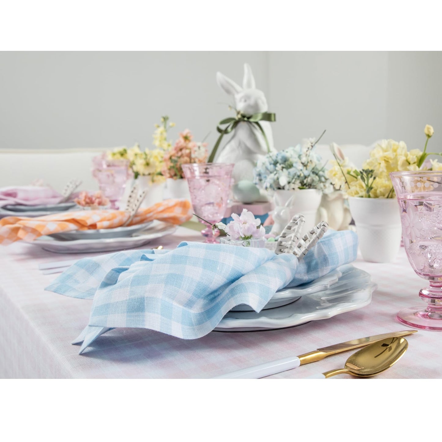 Solino Home 100% Linen Napkins Hydrangea Blue Check, 20 x 20 in, Set of 4 | Gingham Check Cloth Napkins for everyday meals, hosting and gifting; gingham checkered weave; Pure Linen; OEKO-TEX Certified BST326SOLH