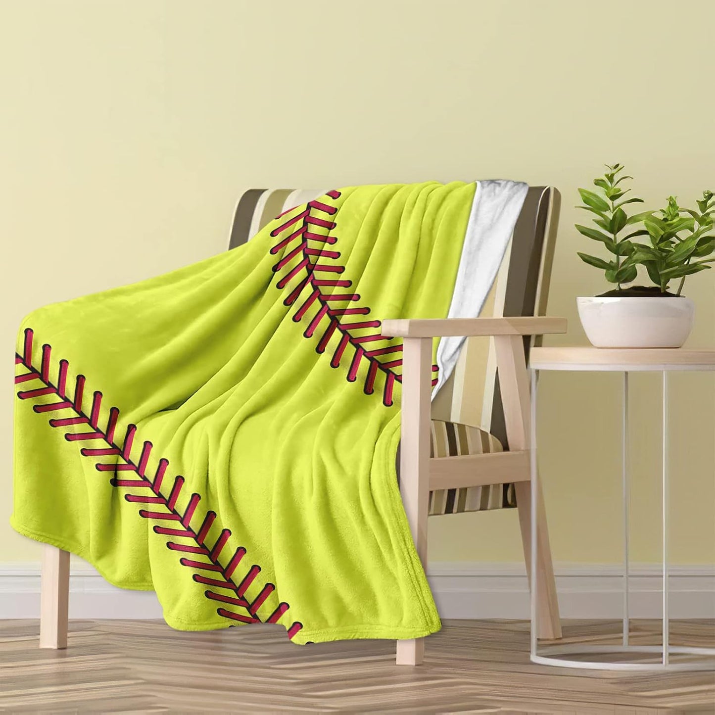COLLA Softball Blanket, Softball Gift for Girls Youth, Soft Fuzzy Throw Blanket, 50x40 Inch, Green, Baseball Pattern, Unisex, Modern Style, Braid Embellishment WN420