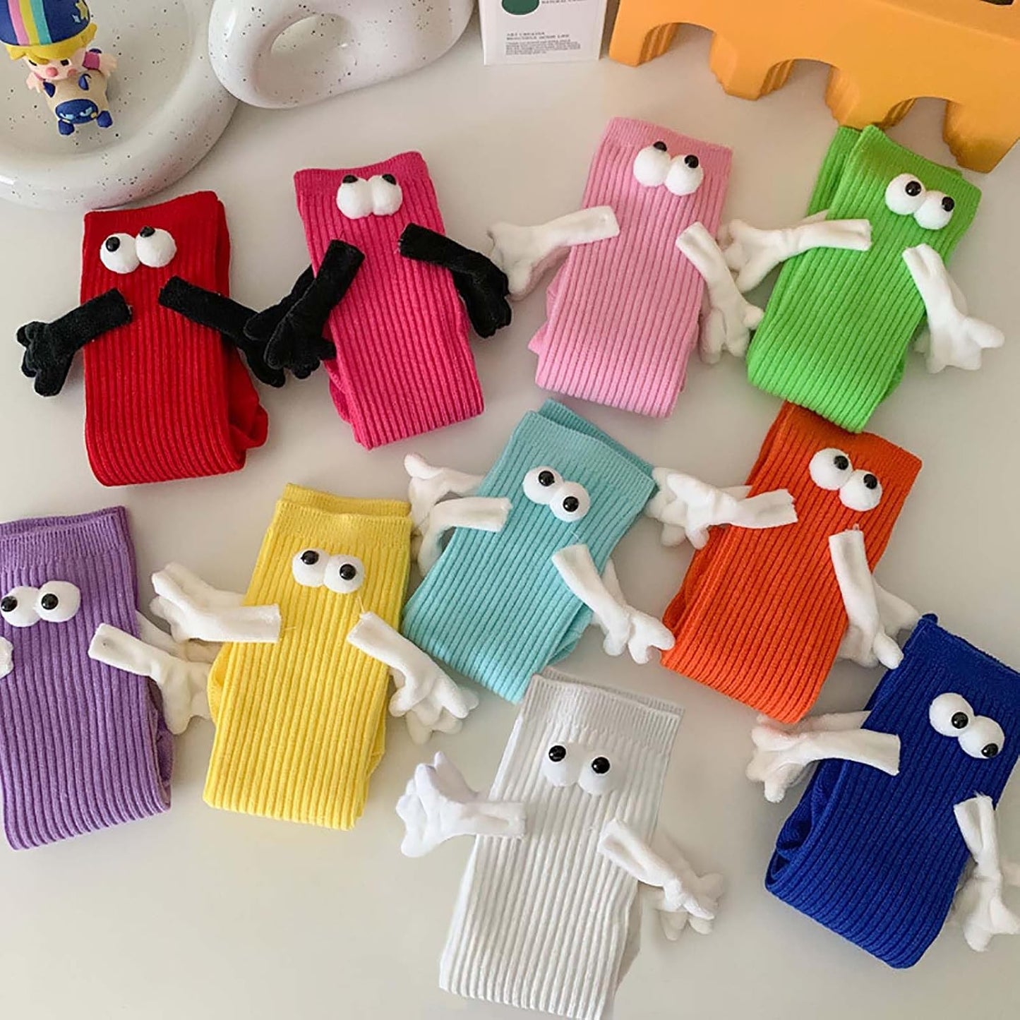 ARTSIM Magnetic Hand Holding Socks for Couple Friends Kids - 3D Doll Mid-Tube Cute Novelty Xmas Socks BST326H