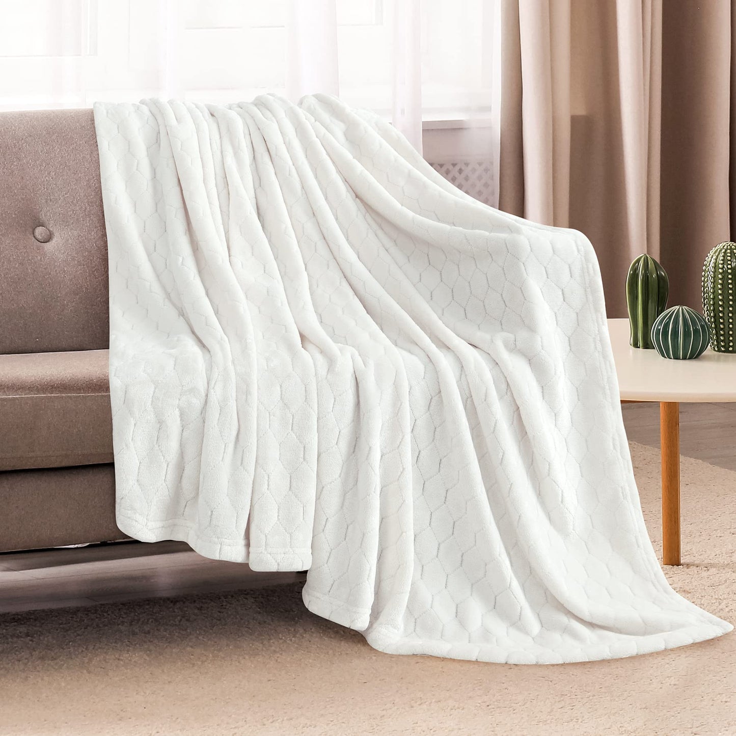 TOONOW Fleece Blanket Super Soft Cozy Throw Blanket 50" x 60", Lightweight Fuzzy Comfy Textured Flannel Blanket Warm Plush Throw Blankets for Couch, Sofa, Bed, Emerald WN420