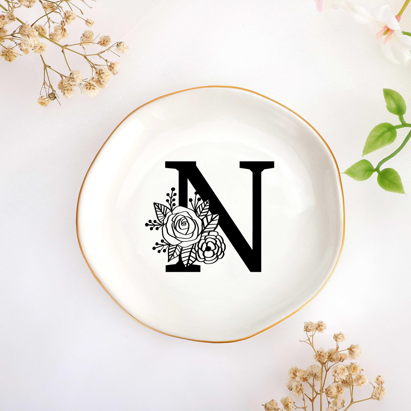JoycuFF Initial B Ceramic Jewelry Tray, Bridesmaid Bride Gifts, Mothers Day Christmas Anniversary Engagement Birthday Gifts for Women Couples, Trinket Dish for Rings Earrings Necklaces Bracelets Keys BST202