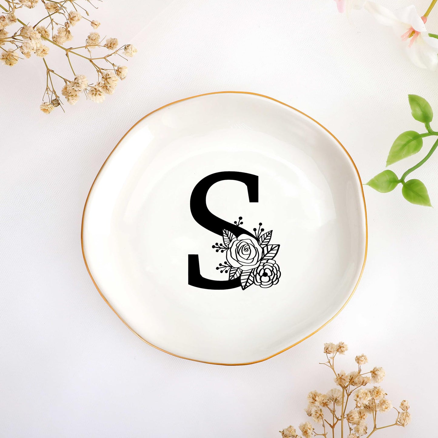 JoycuFF Initial B Ceramic Jewelry Tray, Bridesmaid Bride Gifts, Mothers Day Christmas Anniversary Engagement Birthday Gifts for Women Couples, Trinket Dish for Rings Earrings Necklaces Bracelets Keys BST202
