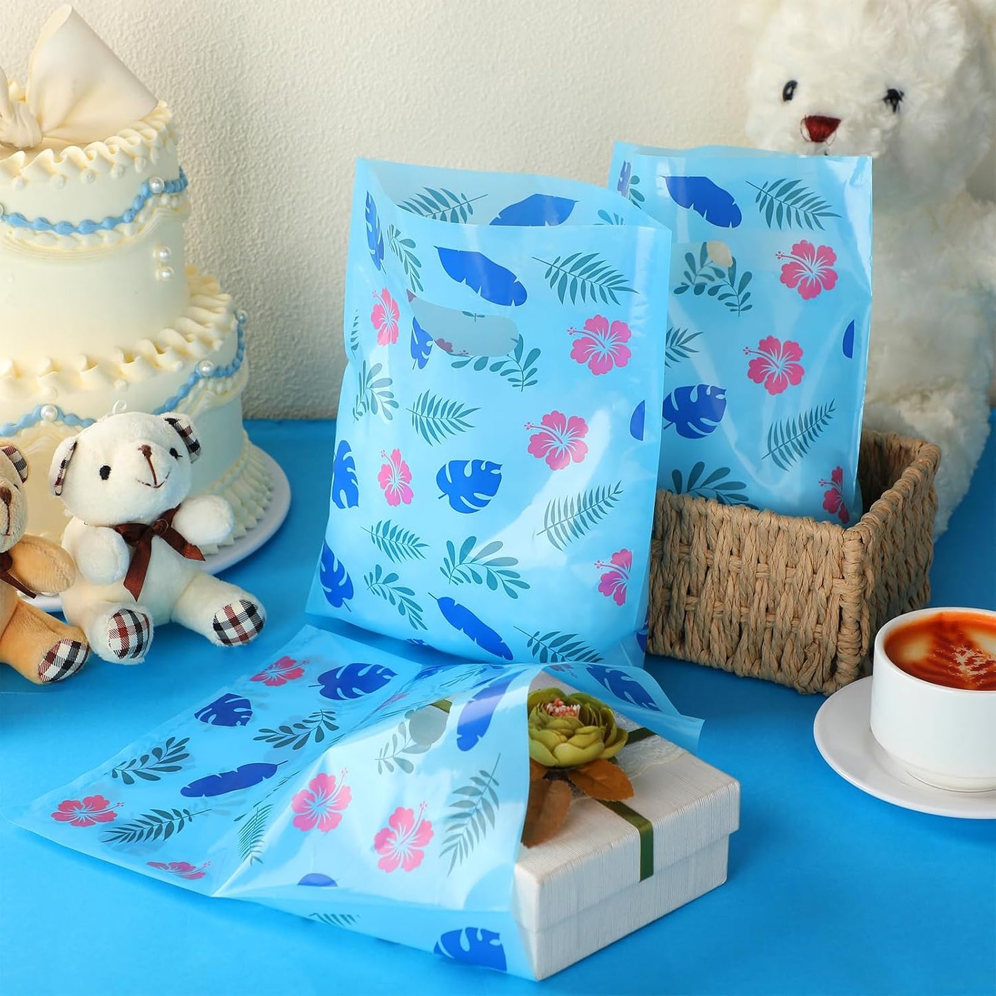 Sadnyy 100 Pcs Plastic Hawaiian Goodie Bags 8 x 10 Inch Cute Cartoon Hawaii Party Favor Bag Cartoon Theme Luau Pouches Floral Hibiscus Luau Welcome Pouches for Summer Party Favor BST220