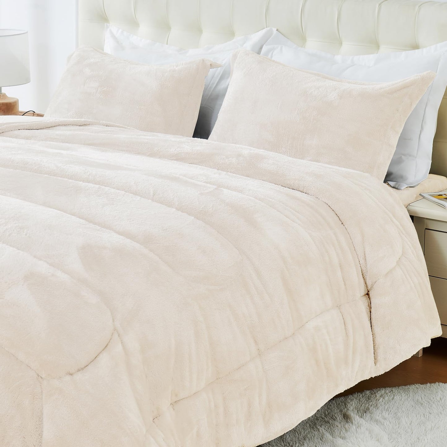 YIYEA Fluffy Queen Size Comforter Set, Luxury Faux Fur Comforter, Ultra Soft Plush Fuzzy Velvet Bedding Comforter Sets for Fall Winter, Cozy Warmth, No Shedding, 3PC, Queen, Light Grey BST326H