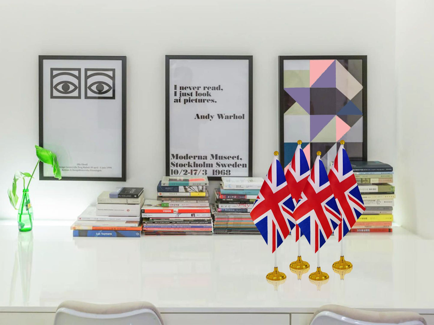 WXTWK 12 Pack Korea Flag Korean Desk Flag Small Mini Korean Table Flags With Stand Base,Home Office Festival Events Celebration Decorations BST202