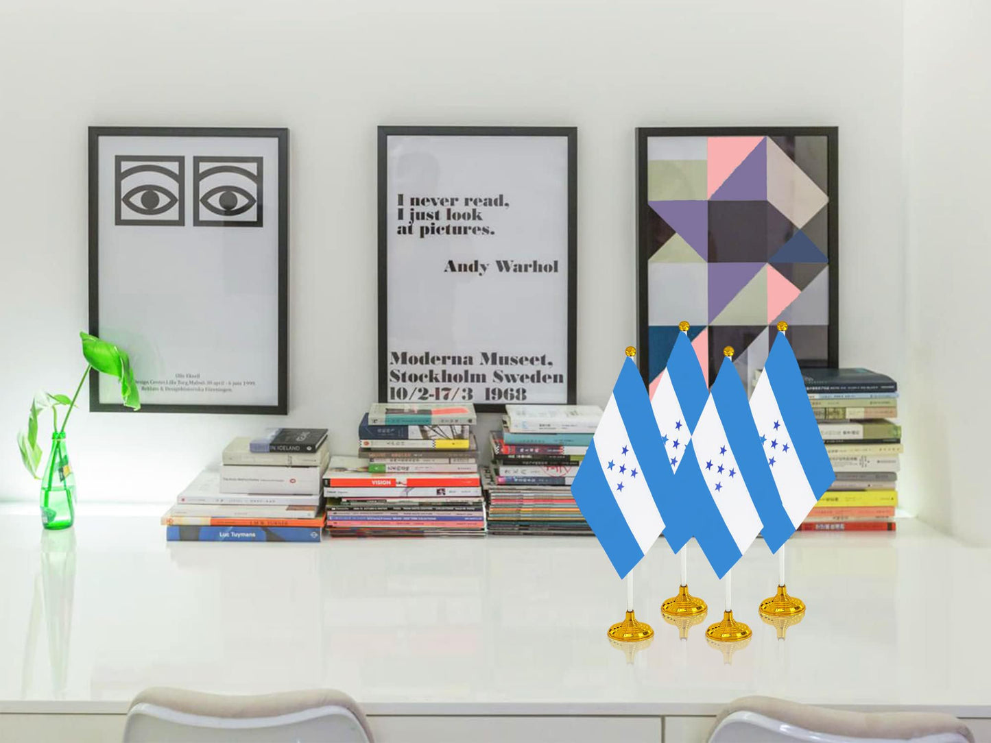WXTWK 12 Pack Korea Flag Korean Desk Flag Small Mini Korean Table Flags With Stand Base,Home Office Festival Events Celebration Decorations BST202