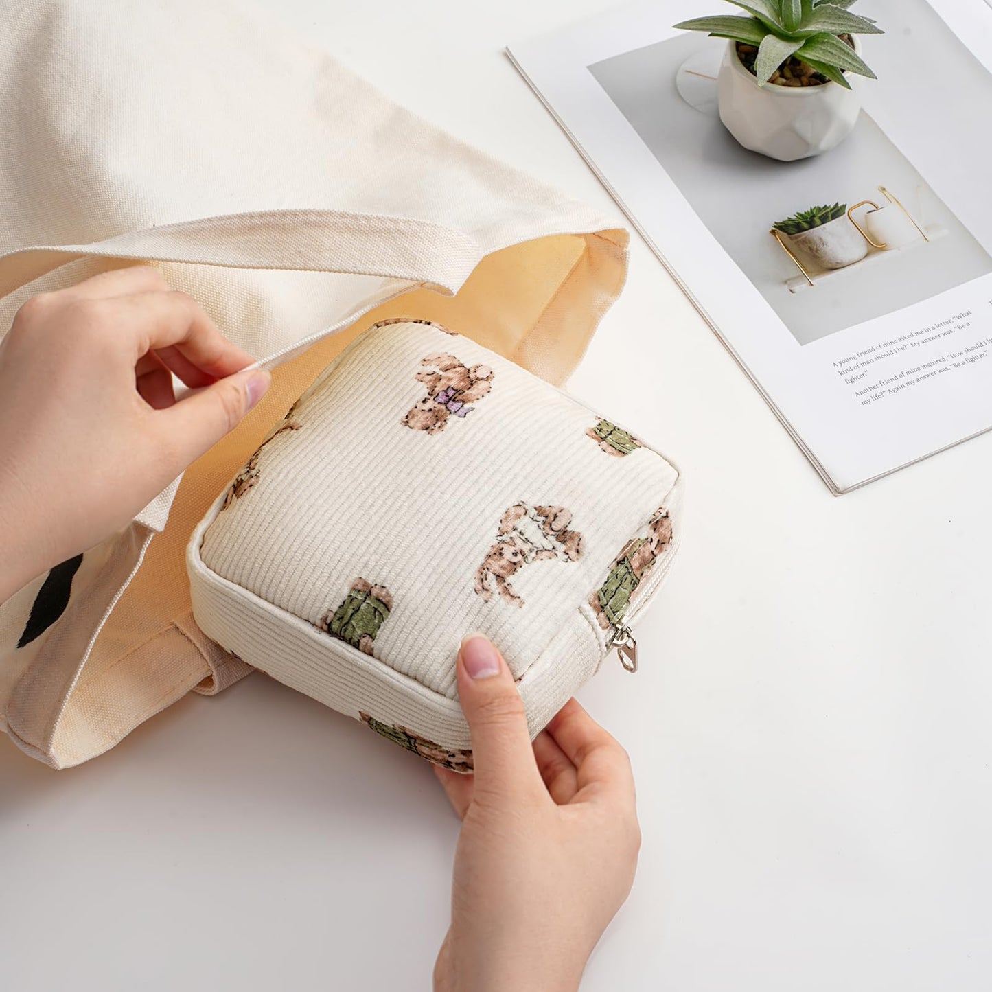 uekeboag Cute Small Corduroy Zipper Makeup Bag, Mini Coquette Aesthetic Pouch with Bear Pattern for for Purse,Key Pocket Lipstick Bag Card Holder Data Cable Organizer (12Hot Pink) BST220