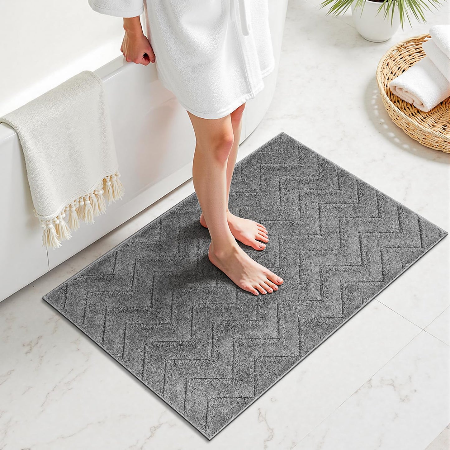 Stiio Bathroom Rugs, Bath Mats for Bathroom, Extra Soft and Water Absorbent, Non Slip Washable Mat for Floor, Tub and Shower, Front Door Entrance Inside Doormat, 24x35 Inches Brown BST202