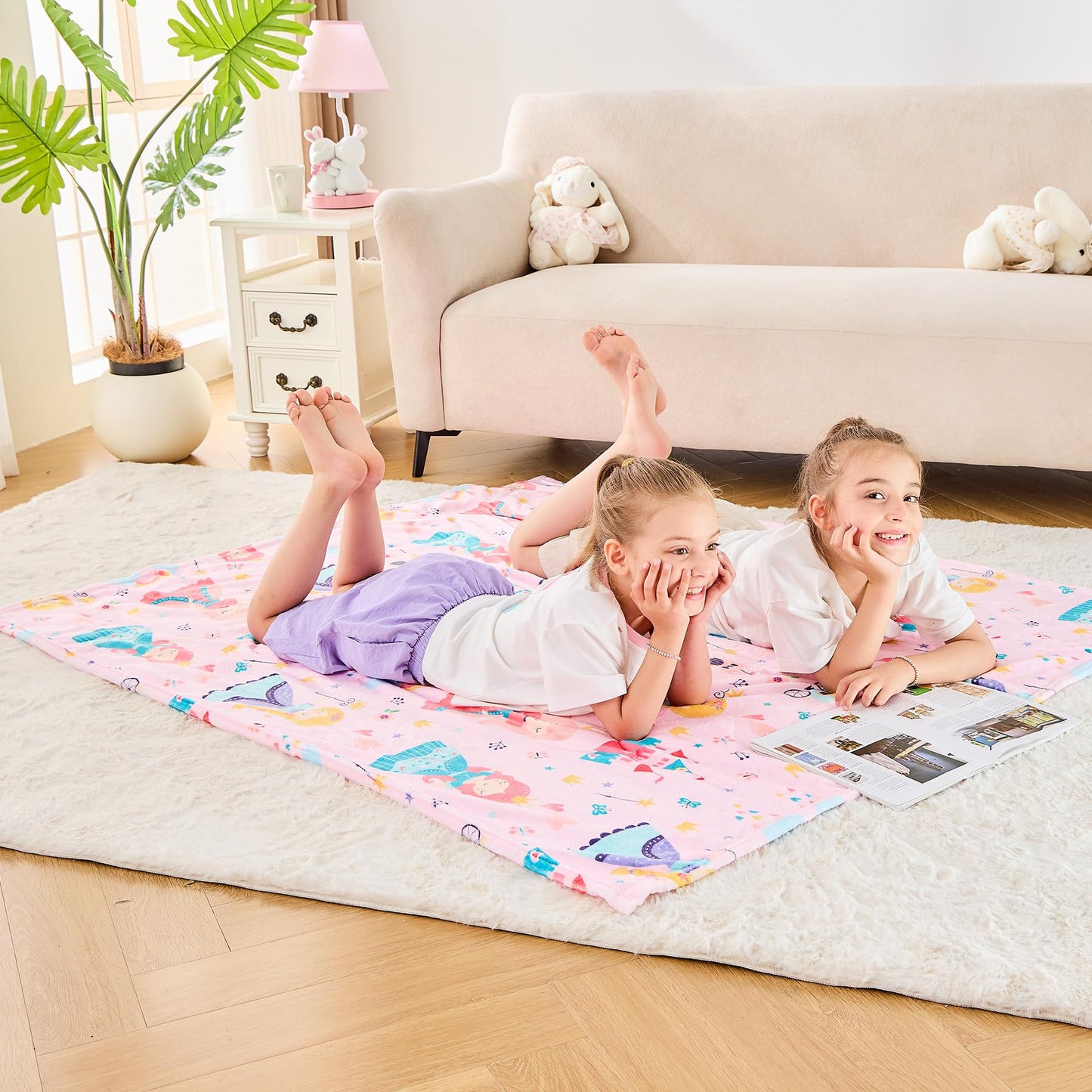 Wajade Unicorn Gifts for Girls - Glow in The Dark Unicorn Blanket Birthday Christmas Decor for Kids Age 3 4 5 6 7 8 9 10 11 12 Years Old Teens Child Toddler Throw Violet 60"x80" BST202