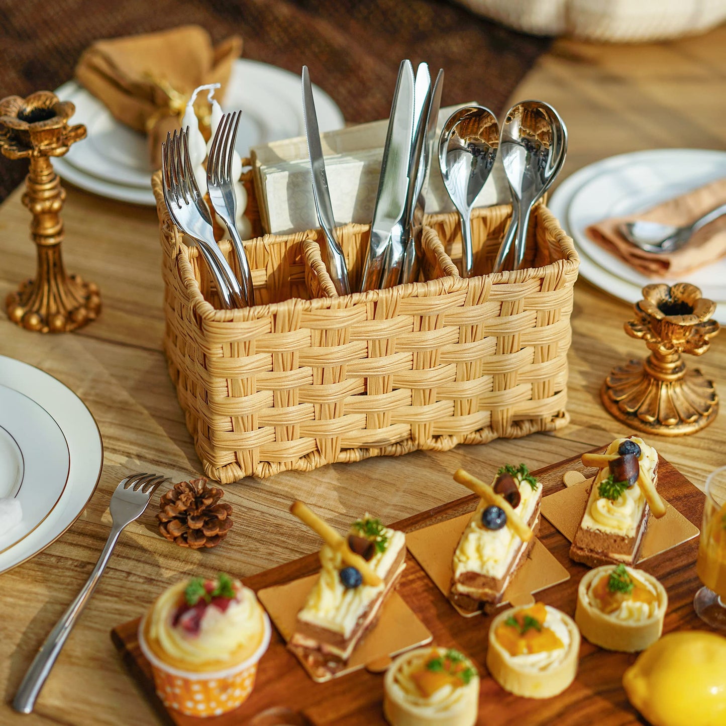 GRANNY SAYS Wicker Utensil Caddy - Picnic Basket with Handle, Organizer for Kitchen Table or Cabinet, Silverware Holder for Parties BST220