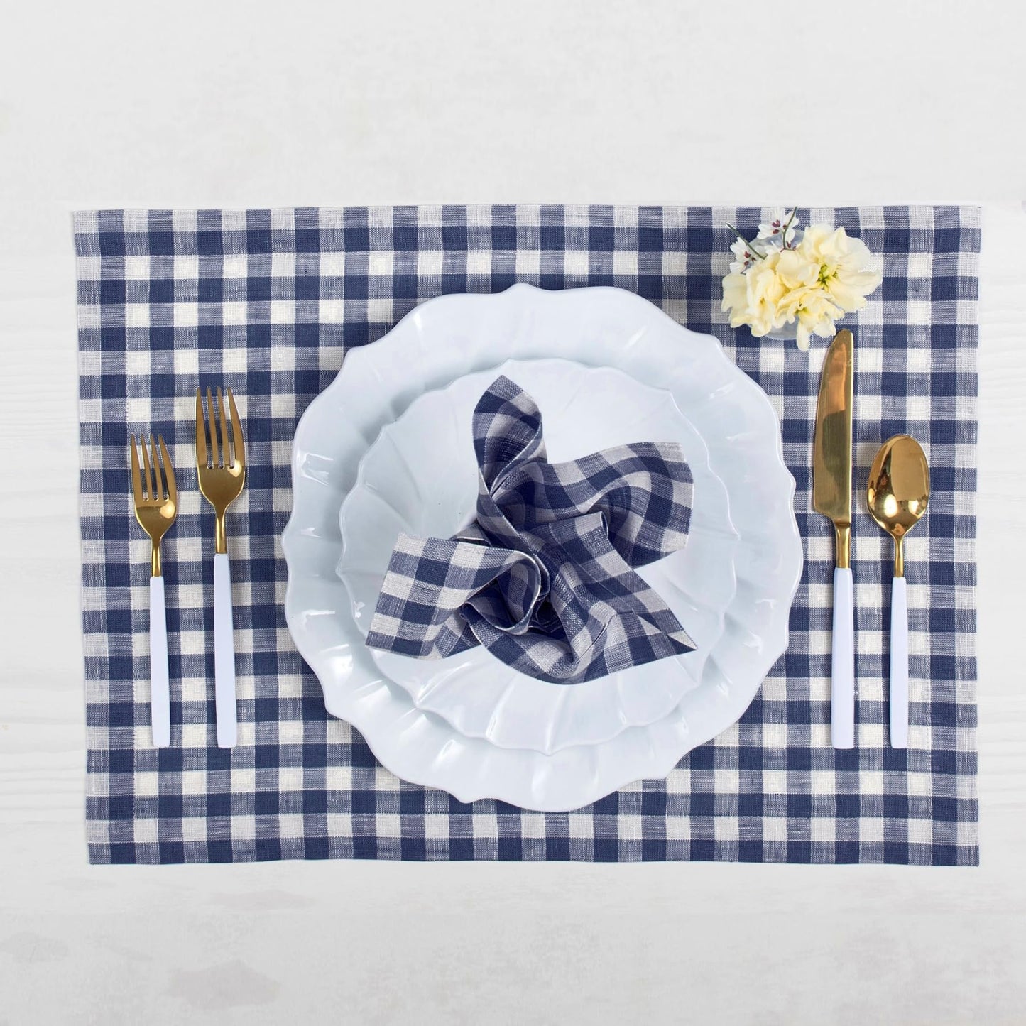 Solino Home 100% Linen Napkins Hydrangea Blue Check, 20 x 20 in, Set of 4 | Gingham Check Cloth Napkins for everyday meals, hosting and gifting; gingham checkered weave; Pure Linen; OEKO-TEX Certified BST326SOLH