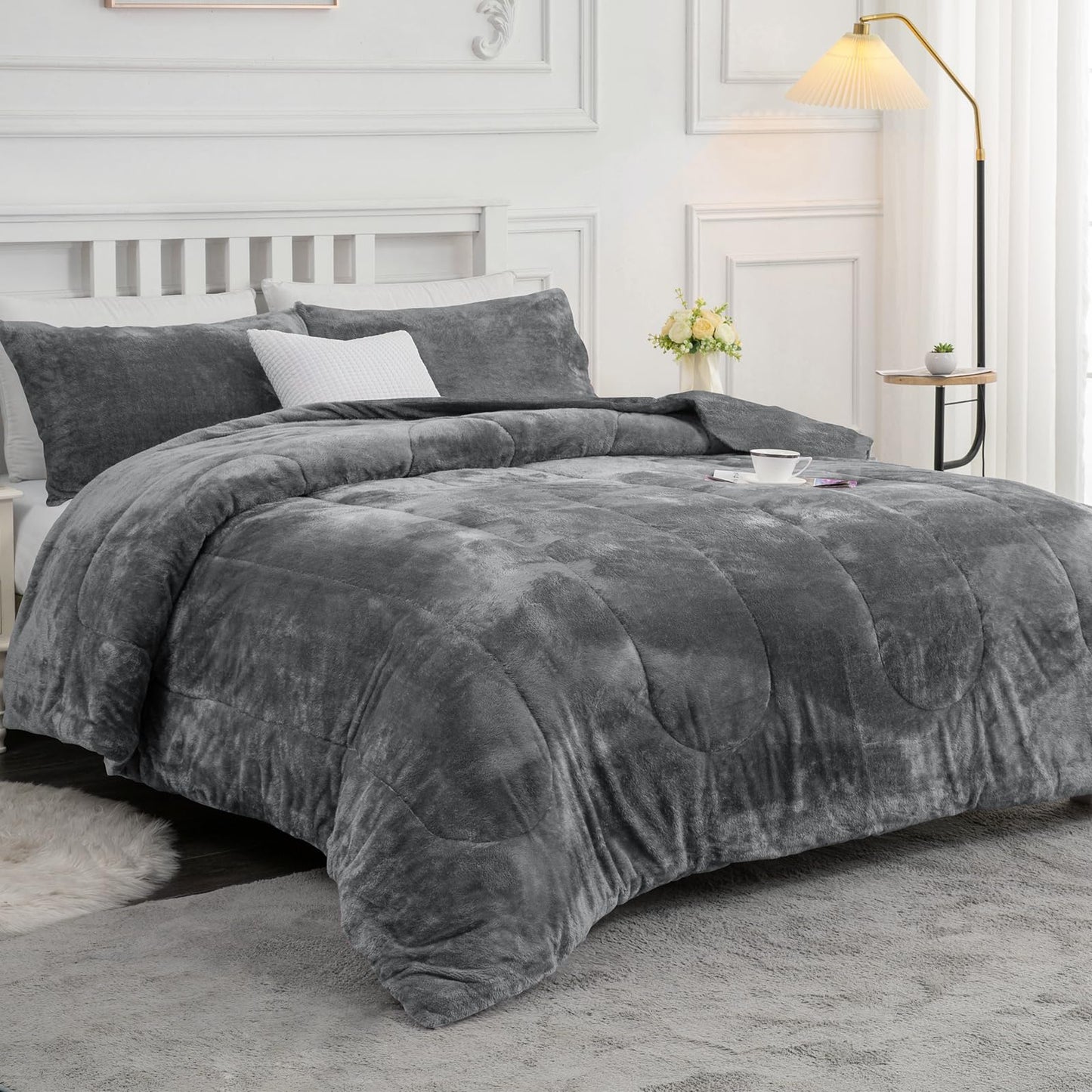 YIYEA Fluffy Queen Size Comforter Set, Luxury Faux Fur Comforter, Ultra Soft Plush Fuzzy Velvet Bedding Comforter Sets for Fall Winter, Cozy Warmth, No Shedding, 3PC, Queen, Light Grey BST326H