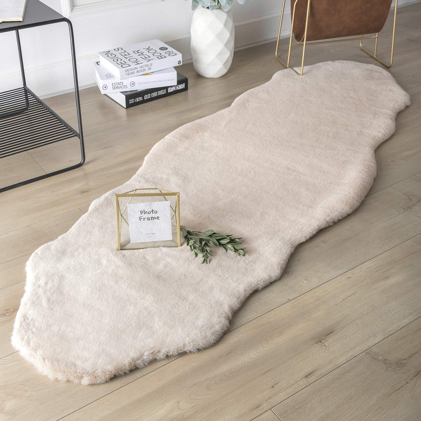 Ashler Faux Fur Rug, Ultra Soft Faux Rabbit Fur, Beige Area Rugs, 3 x 3 Feet Round, Machine Washable Nursery Decor Throw Rugs for Bedroom, Kids Room, Living Room BST326H