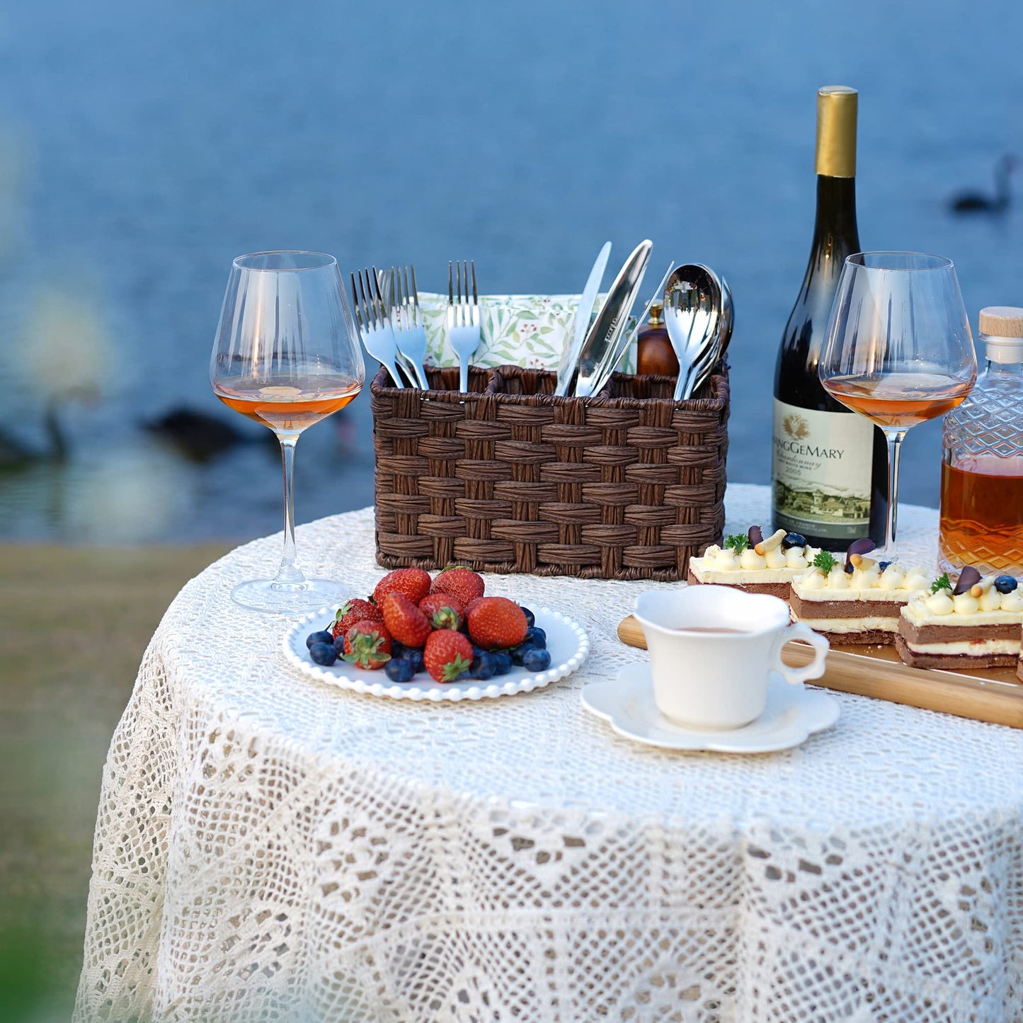 GRANNY SAYS Wicker Utensil Caddy - Picnic Basket with Handle, Organizer for Kitchen Table or Cabinet, Silverware Holder for Parties BST220