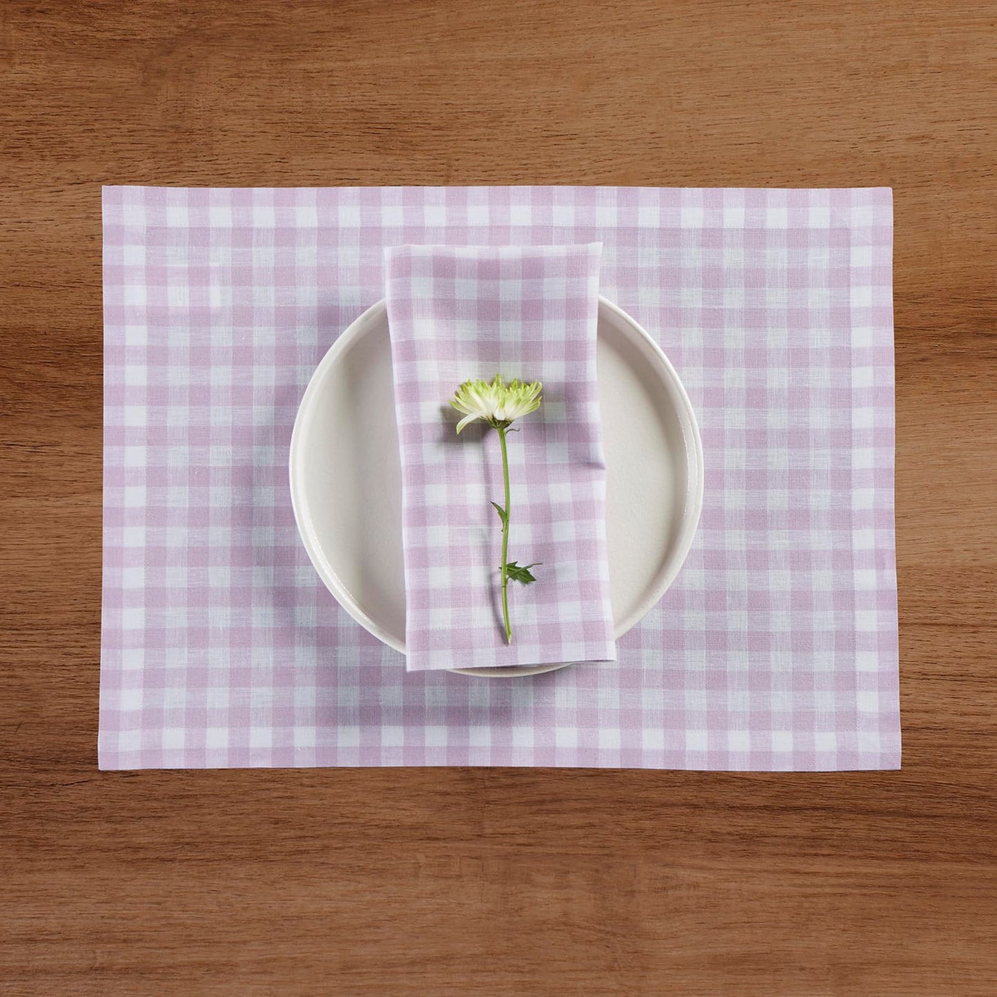 Solino Home 100% Linen Napkins Hydrangea Blue Check, 20 x 20 in, Set of 4 | Gingham Check Cloth Napkins for everyday meals, hosting and gifting; gingham checkered weave; Pure Linen; OEKO-TEX Certified BST326SOLH